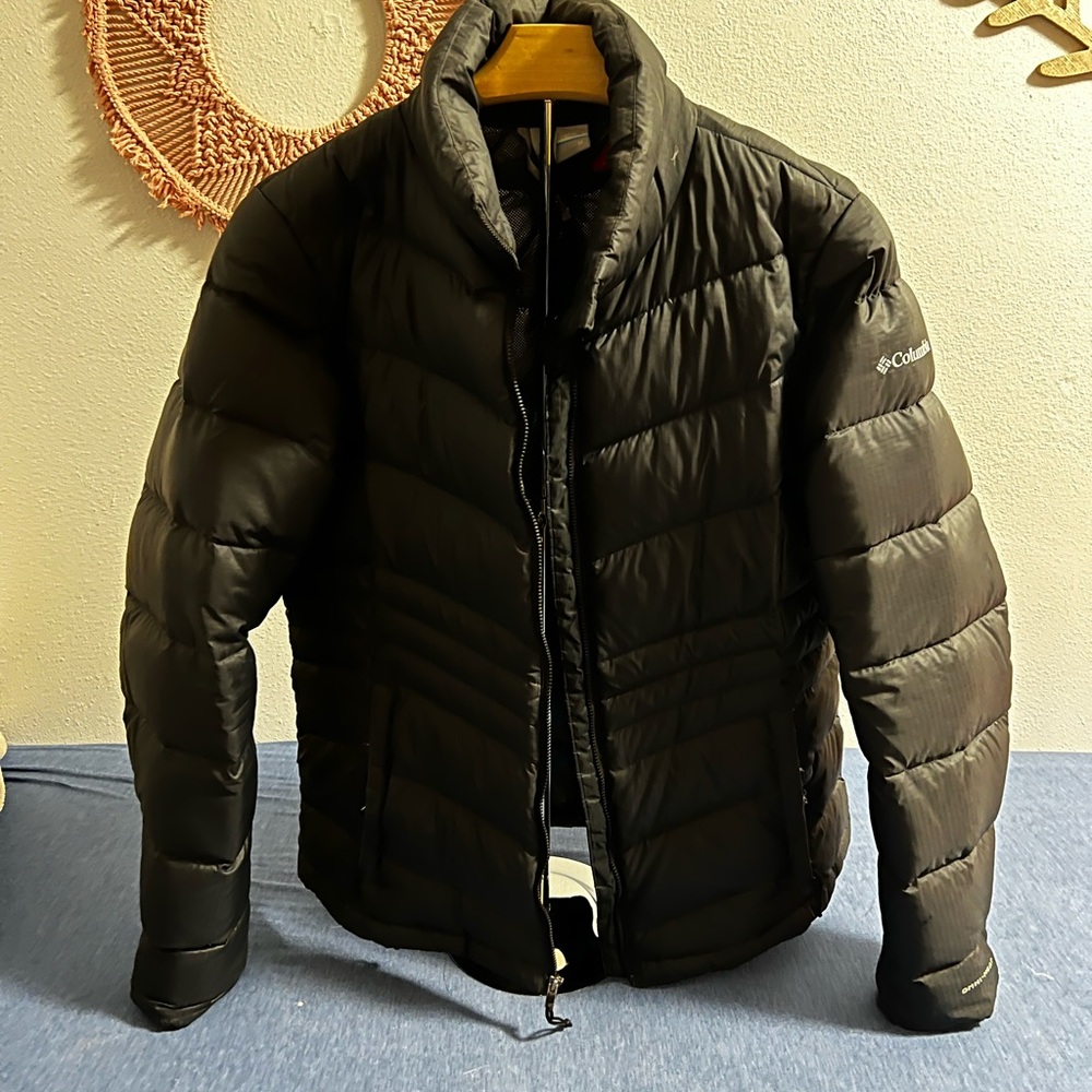 Medium Women’s Columbia Jacket